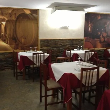 Hotel San Emeterio 2*
