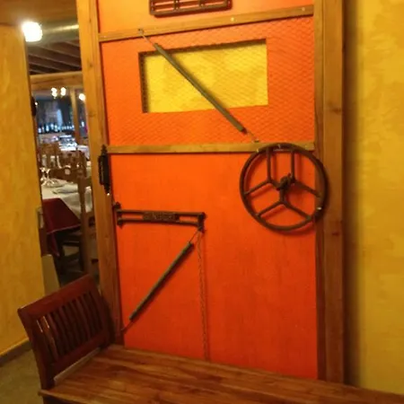 San Emeterio 호텔 2*