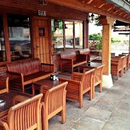 Hotel San Emeterio 2*