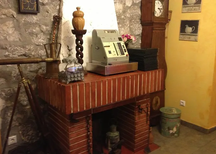 San Emeterio Hotel Isla